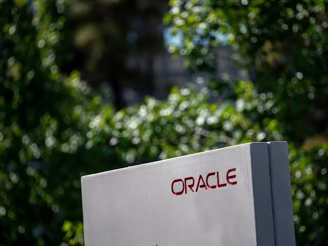 Some Online Oracle Platforms Are Saying No to AI, and Users Seem to Like It